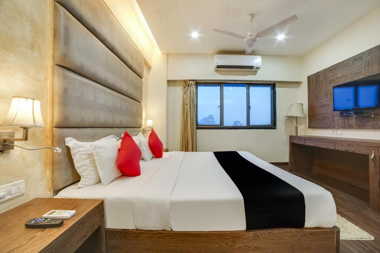 Capital O 61351 Waii International Hotel Bhalukpung Room photo